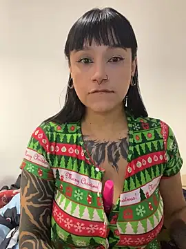 Snapshot of kyttyDanny chatting on October 2025 04:26:01 PM kyttyDanny online show from October 2025 04:26:01 PM