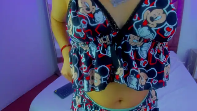 Alanha   online show from October 2025 04:00:02 AM