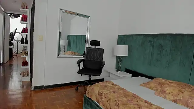 Alanha   online show from November 2025 04:07:01 AM