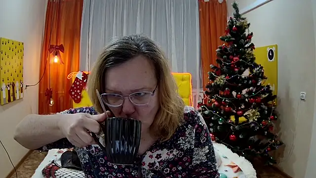 VestaWoody online show from December 2025 07:23:01 AM