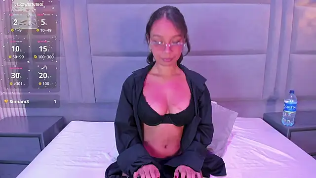 Snapshot of AliceJackkson chatting on October 2025 11:35:01 AM AliceJackkson online show from October 2025 11:35:01 AM