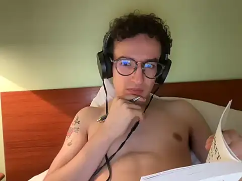 Snapshot of Poeta98@xh chatting on October 2025 09:01:01 PM Poeta98xh online show from October 2025 09:01:01 PM