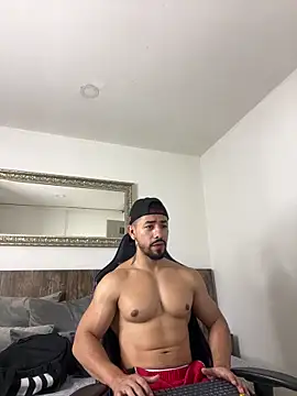 Ezzio Scolaro online show from October 2025 01:55:02 PM