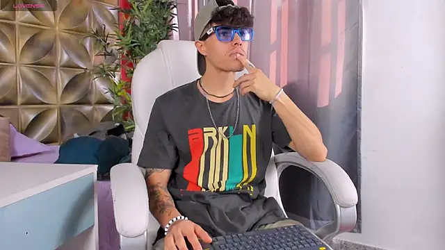 imsammytop online show from October 2025 01:23:02 PM