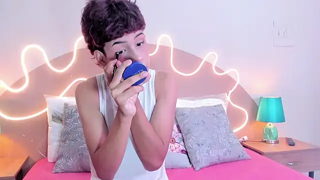 Matty Jhons online show from October 2025 03:13:01 PM