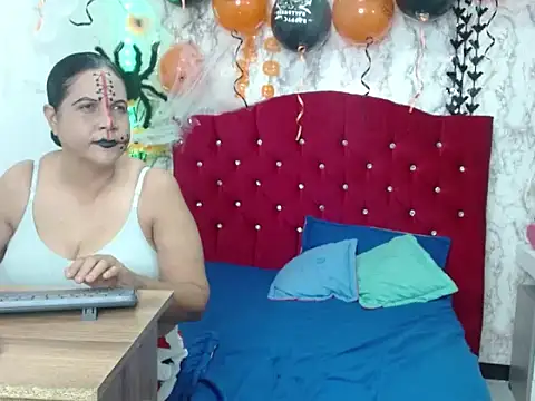 DannaLanegra2 online show from October 2025 04:42:01 PM