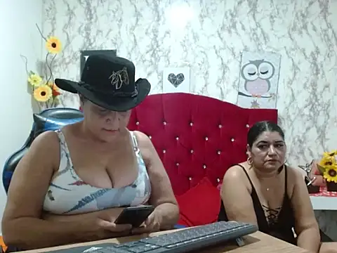 DannaLanegra2 online show from November 2025 04:36:01 PM