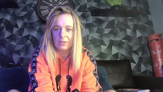 Delichieuse5 online show from November 2025 09:07:01 PM