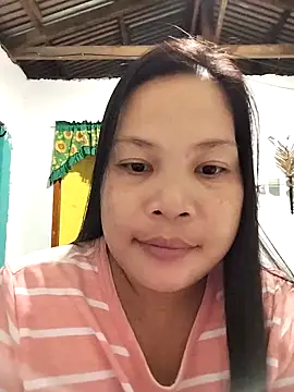 Snapshot of shyhotpinay_32 chatting on October 2025 03:44:01 PM shyhotpinay 32 online show from October 2025 03:44:01 PM