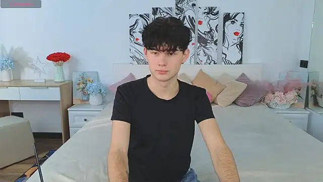 Snapshot of Cute_Mike chatting on October 2025 06:16:02 AM Cute Mike online show from October 2025 06:16:02 AM