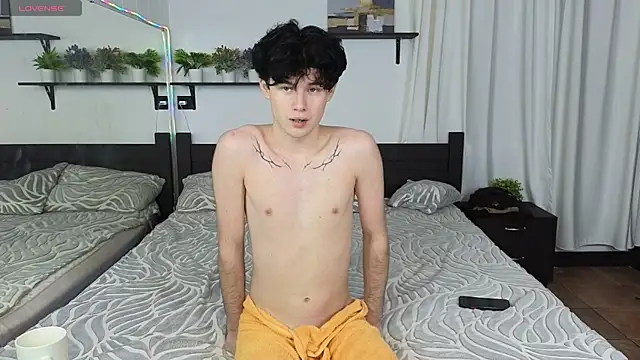 Cute Mike online show from November 2025 12:41:01 AM