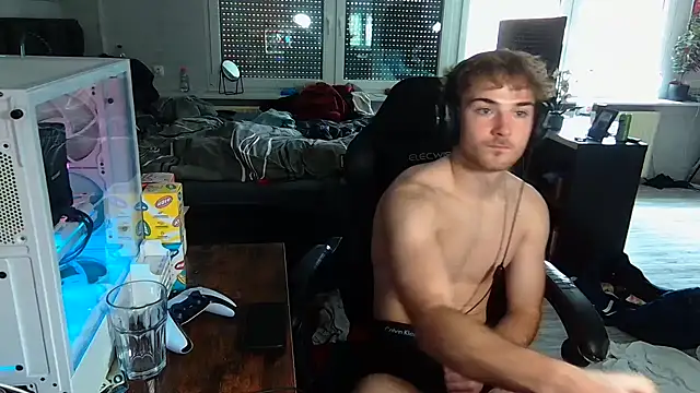 WolkenJunge2006 online show from November 2025 09:52:01 AM