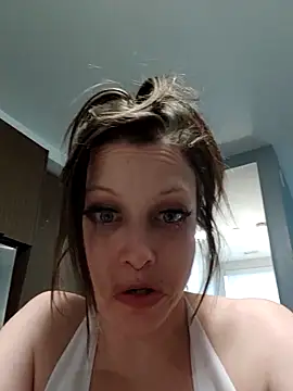 BriiBabyy69 online show from April 2026 06:38:01 PM