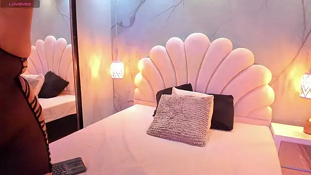 CatalinaCoopper online show from November 2025 04:24:02 AM