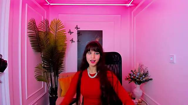 TiffanyYounge online show from November 2025 07:41:02 PM