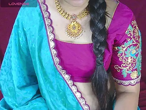 Snapshot of traditional_Jaanvi chatting on May 2026 01:48:01 PM traditional Jaanvi online show from May 2026 01:48:01 PM