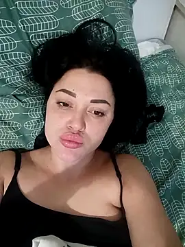 Snapshot of LuceSkys chatting on November 2025 08:03:01 AM LuceSkys online show from November 2025 08:03:01 AM