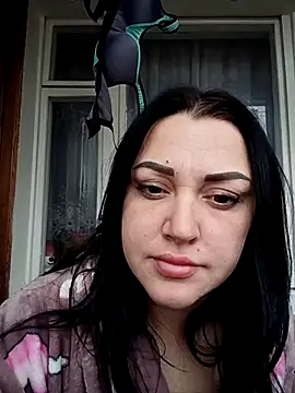 Snapshot of LuceSkys chatting on November 2025 12:26:01 PM LuceSkys online show from November 2025 12:26:01 PM