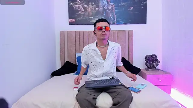 Timothe Evans online show from November 2025 07:29:02 PM