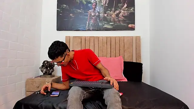 Timothe Evans online show from November 2025 07:58:01 PM