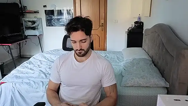 Al3xox02 online show from January 2026 12:54:01 PM