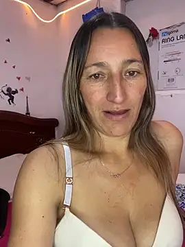 Snapshot of Keila10 chatting on October 2025 11:05:02 PM Keila10 online show from October 2025 11:05:02 PM