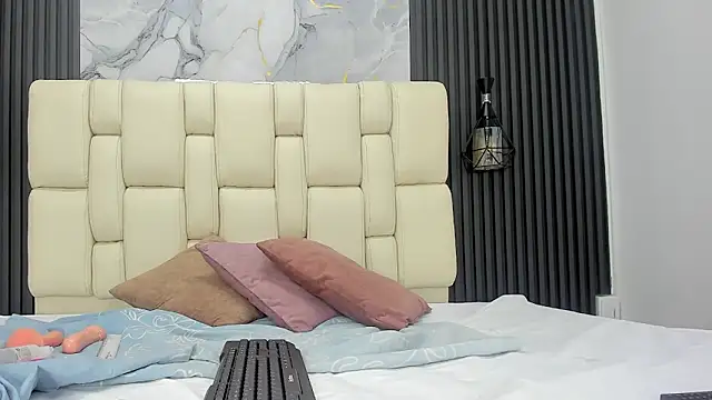 antonelasc online show from October 2025 08:50:01 PM