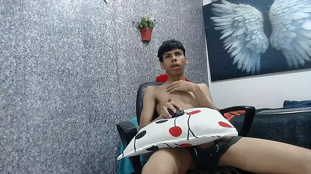 sexyboys cutex18 online show from October 2025 04:13:01 AM