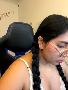 LoveLyy- online show from December 2025 08:59:01 PM