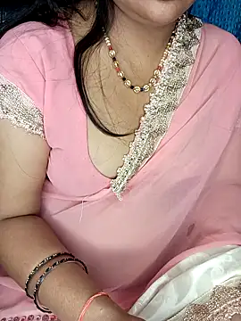 Snapshot of Rashmi_011 chatting on April 2026 03:53:02 AM Rashmi 011 online show from April 2026 03:53:02 AM