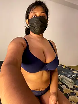 Monica  Bellucci   online show from November 2025 07:47:02 AM