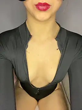 Snapshot of christalles chatting on November 2025 07:34:02 PM christalles online show from November 2025 07:34:02 PM