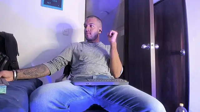 Dann 17  online show from November 2025 04:09:02 PM