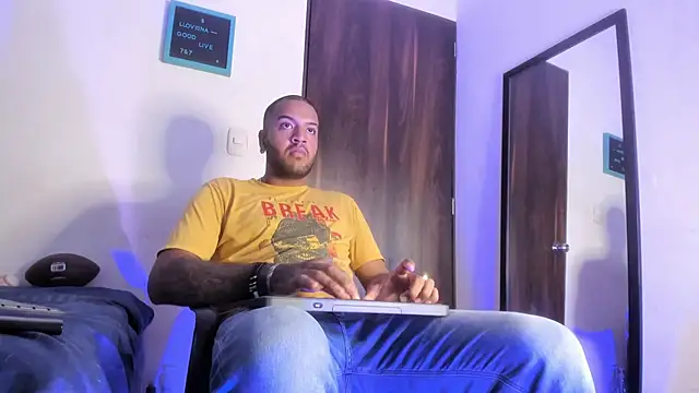 Dann 17  online show from November 2025 09:40:01 PM