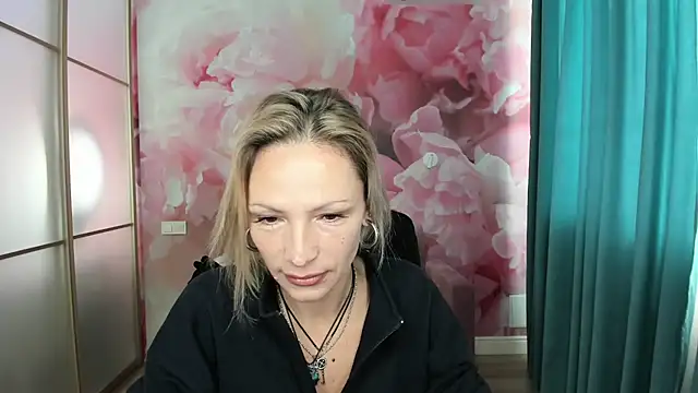 AlinaMoor online show from October 2025 05:41:02 AM