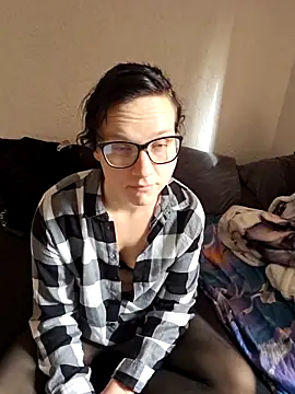 Snapshot of Lenalove02 chatting on October 2025 11:45:02 AM Lenalove02 online show from October 2025 11:45:02 AM