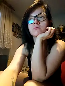 Snapshot of Lenalove02 chatting on October 2025 09:22:01 AM Lenalove02 online show from October 2025 09:22:01 AM