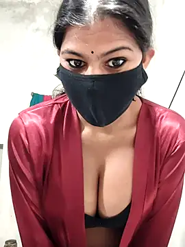 Snapshot of Miya_sistar chatting on November 2025 06:18:01 PM Miya sistar online show from November 2025 06:18:01 PM