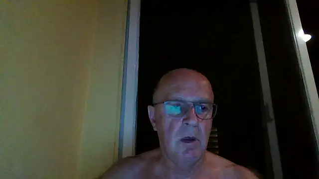 Snapshot of rudy-kralik chatting on December 2025 11:45:01 PM rudy-kralik online show from December 2025 11:45:01 PM