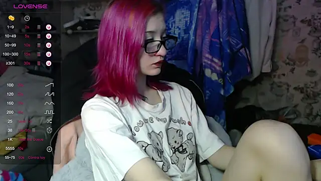 Dreamy Red Girl online show from October 2025 03:18:02 AM
