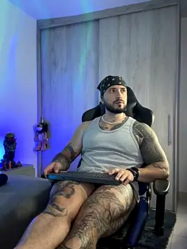 Dave-Max01 online show from November 2025 02:44:02 AM