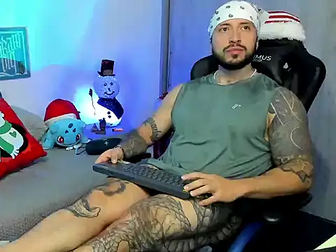 Dave-Max01 online show from December 2025 02:28:01 AM