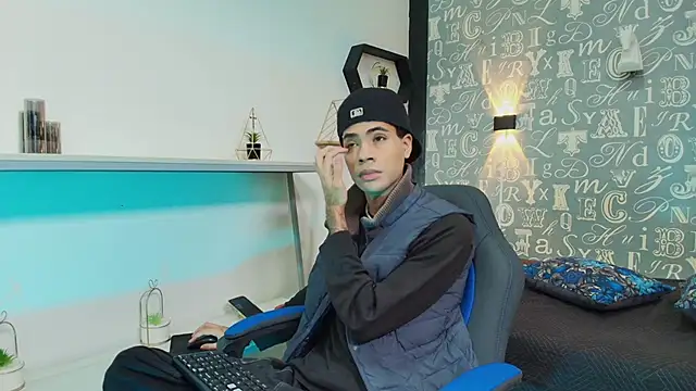 JacobBlackwell  online show from January 2026 07:38:01 PM