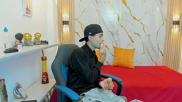 JacobBlackwell  online show from January 2026 08:25:01 PM