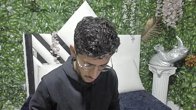 ALANVILLA LOBO online show from October 2025 06:52:01 PM