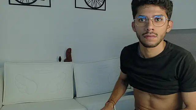 ALANVILLA LOBO online show from October 2025 07:16:02 PM