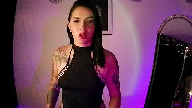 Snapshot of LunaAdamsx chatting on November 2025 10:15:02 AM LunaAdamsx online show from November 2025 10:15:02 AM