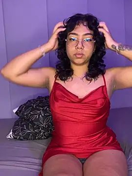 Snapshot of Scarlett_Rave chatting on October 2025 04:23:02 AM Scarlett Rave online show from October 2025 04:23:02 AM