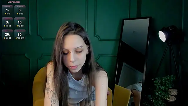 Amber  lust online show from October 2025 01:44:01 PM