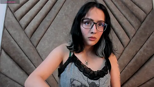 Mythical Girl online show from November 2025 01:48:02 AM